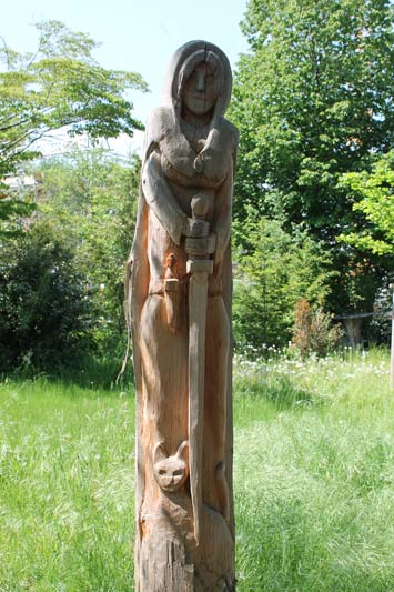 Göttin-Holz-Kreativ-Martinelli-Naturgärten